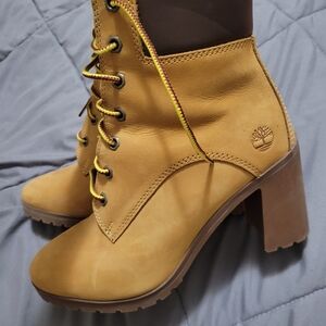 Timberland Nubuck Wheat Heel Boots 6.5